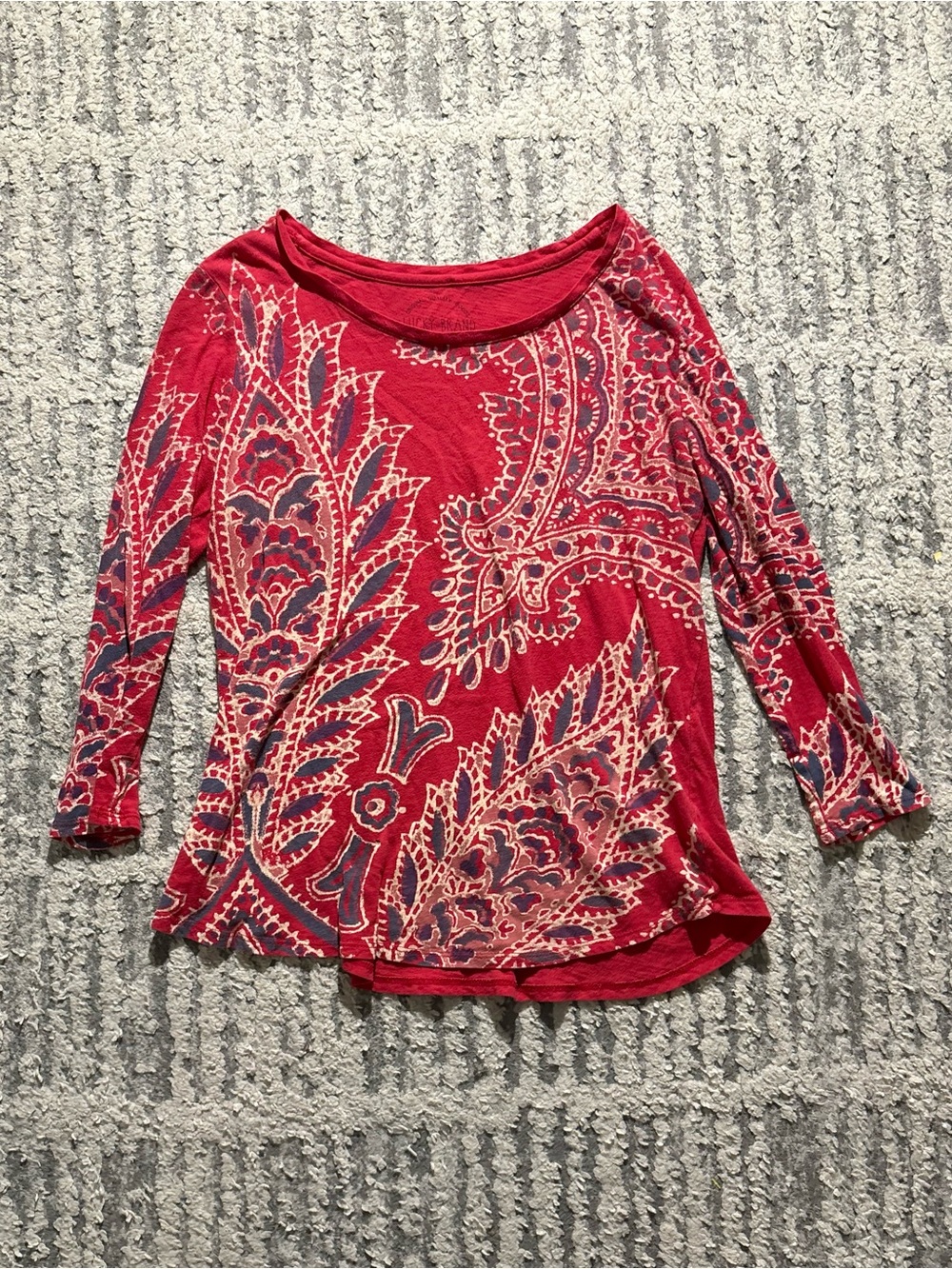 Lucky brand red paisley printed lightweight tee top shirt size S